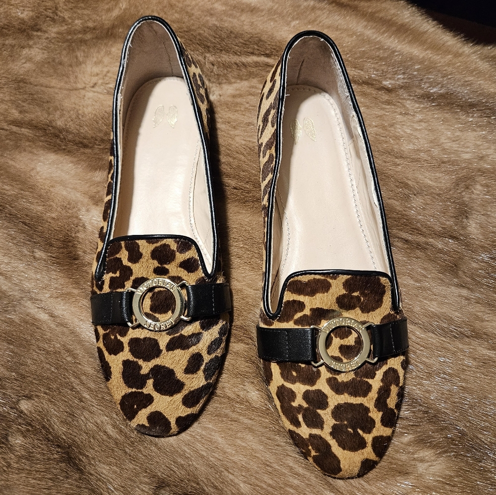 VICTORIA'S SECRET Leopard Print Slip On Loafers - Flats sz 7.5 Faux Fur Texture